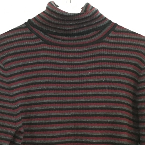 ANDREA JOVINE Ribbed Turtleneck - Picture 3 of 8